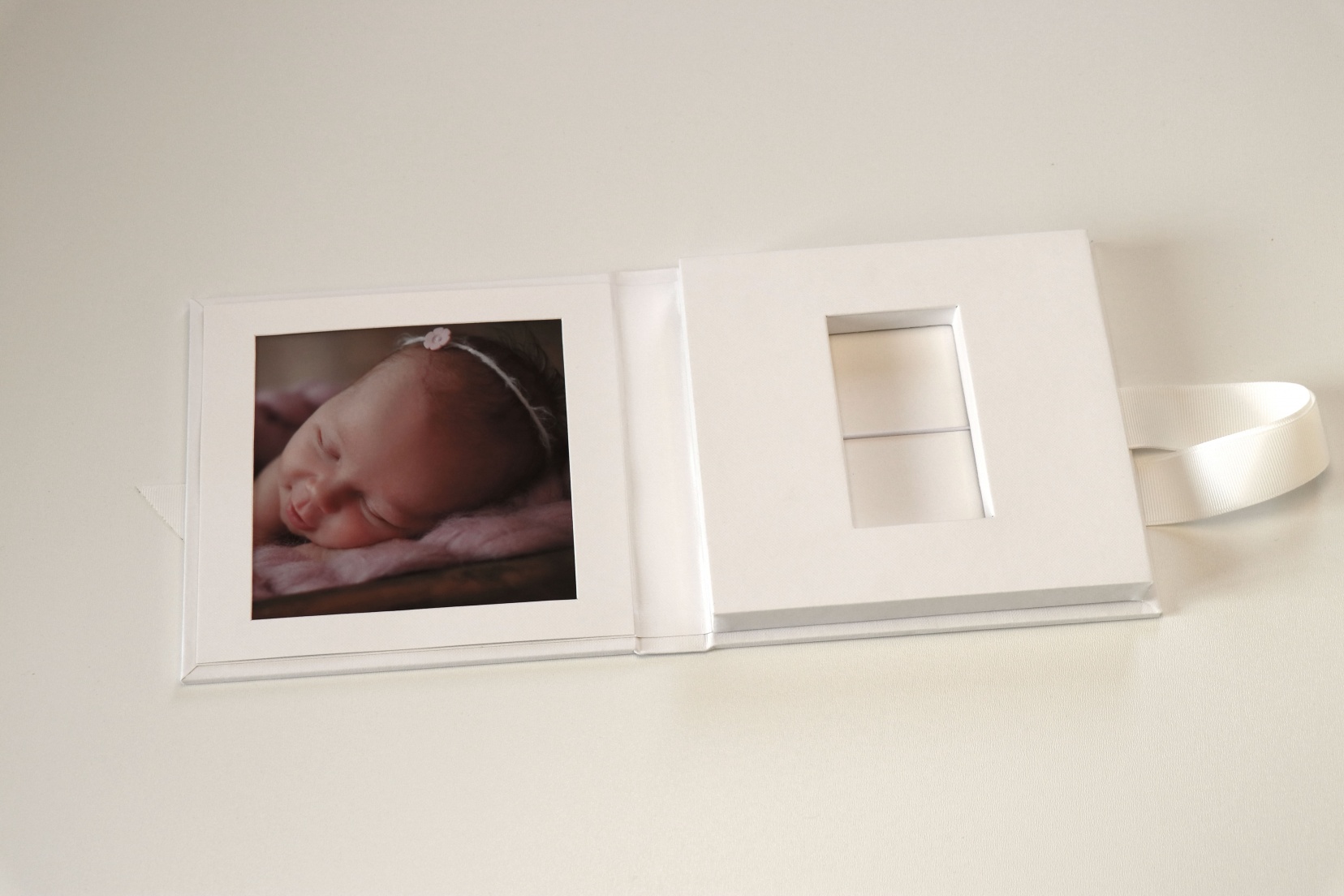 USB Case Paper-Bonded, mit Passepartout  13x13 cm