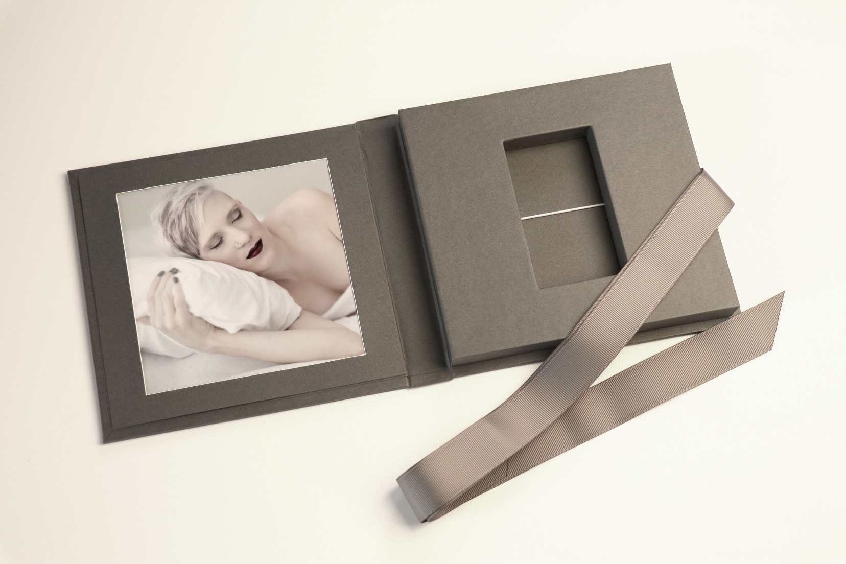 USB Case Paper Bonded, Grau