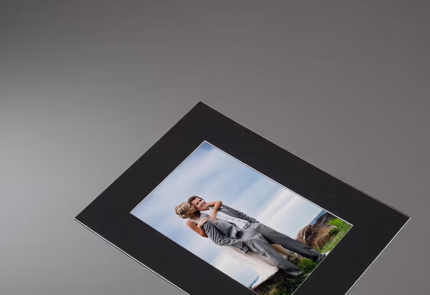 Schwarzes Passepartout mit Paarfoto