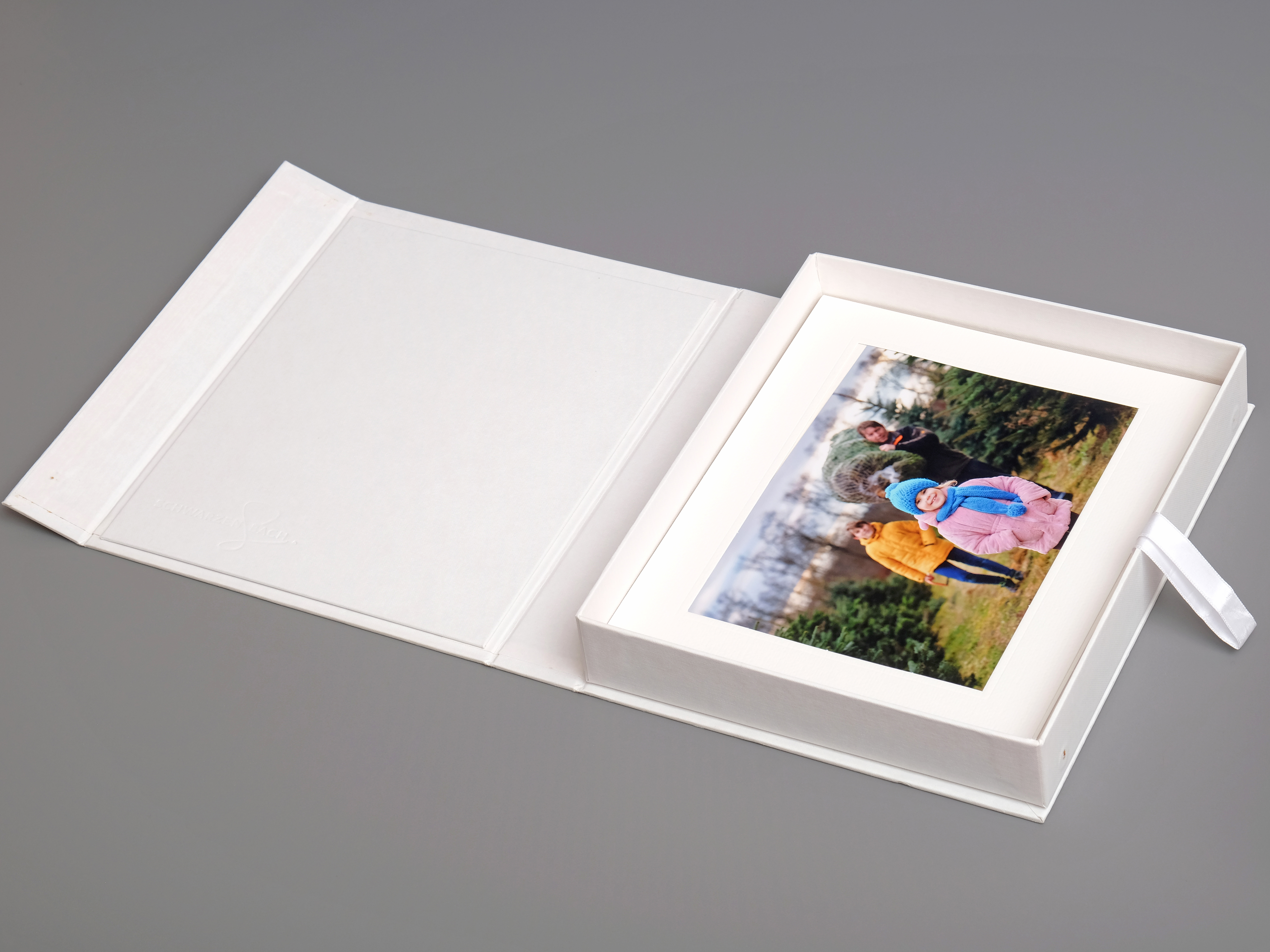 Portraitbox ohne Bildausschnitt für 20x24 - Magnetverschluss