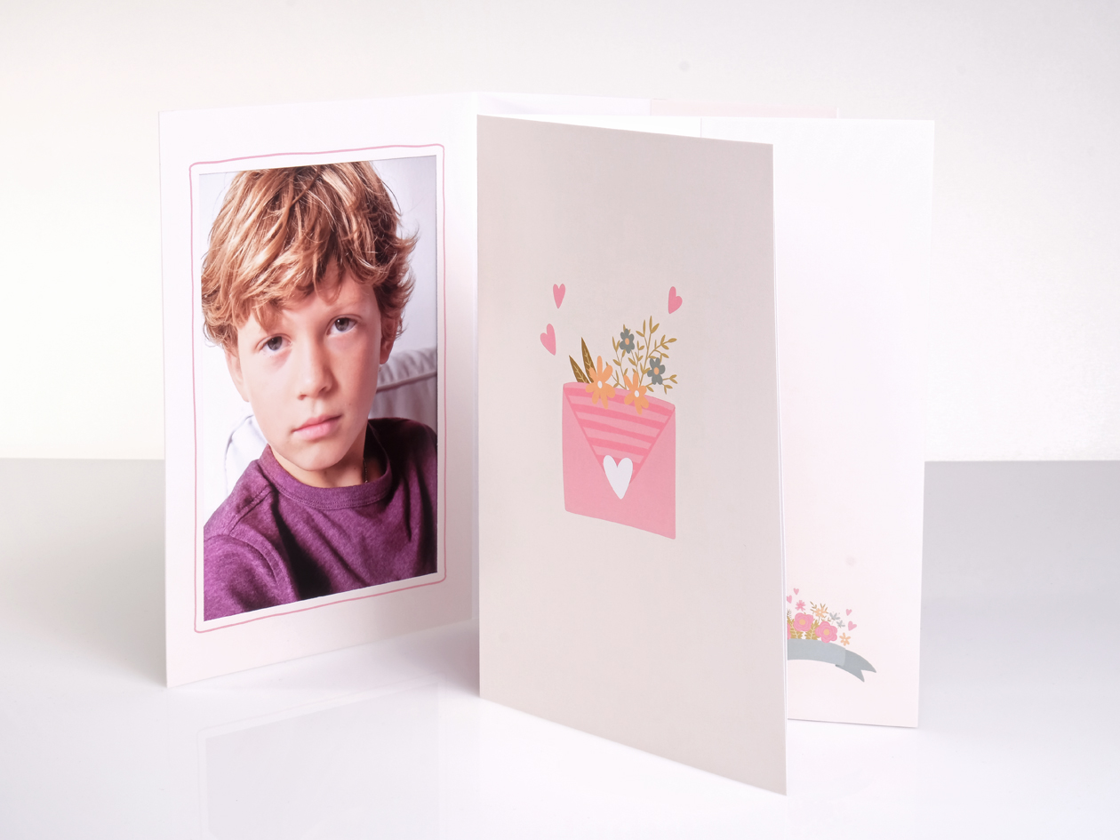 Fotomappe für 13x18 cm, Motiv – Ein Geschenk - , Vorderansicht und Innenansicht, Passepartout mit Foto