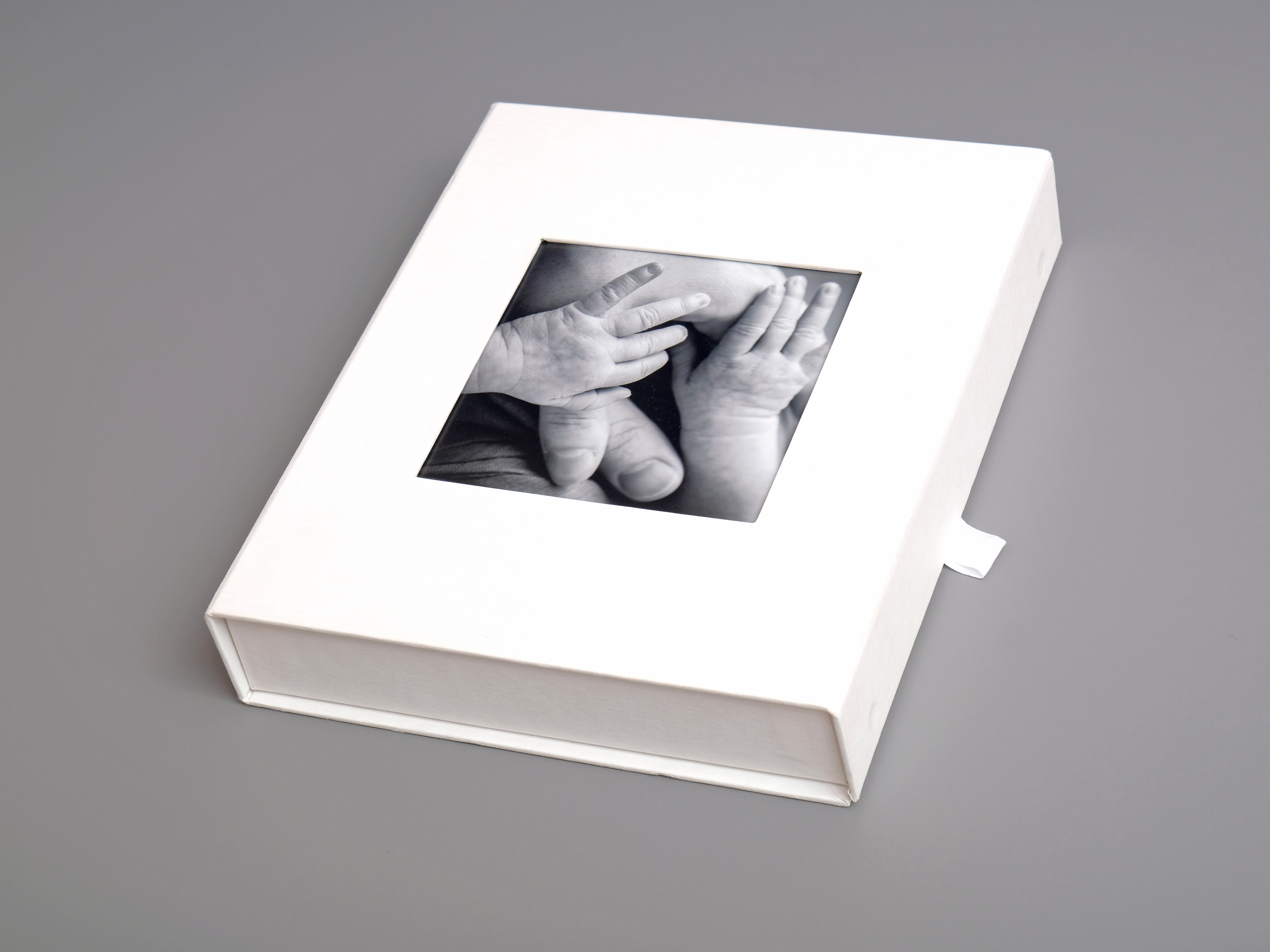 Portraitbox mit Bildausschnitt für 20x24 Magnetverschluss