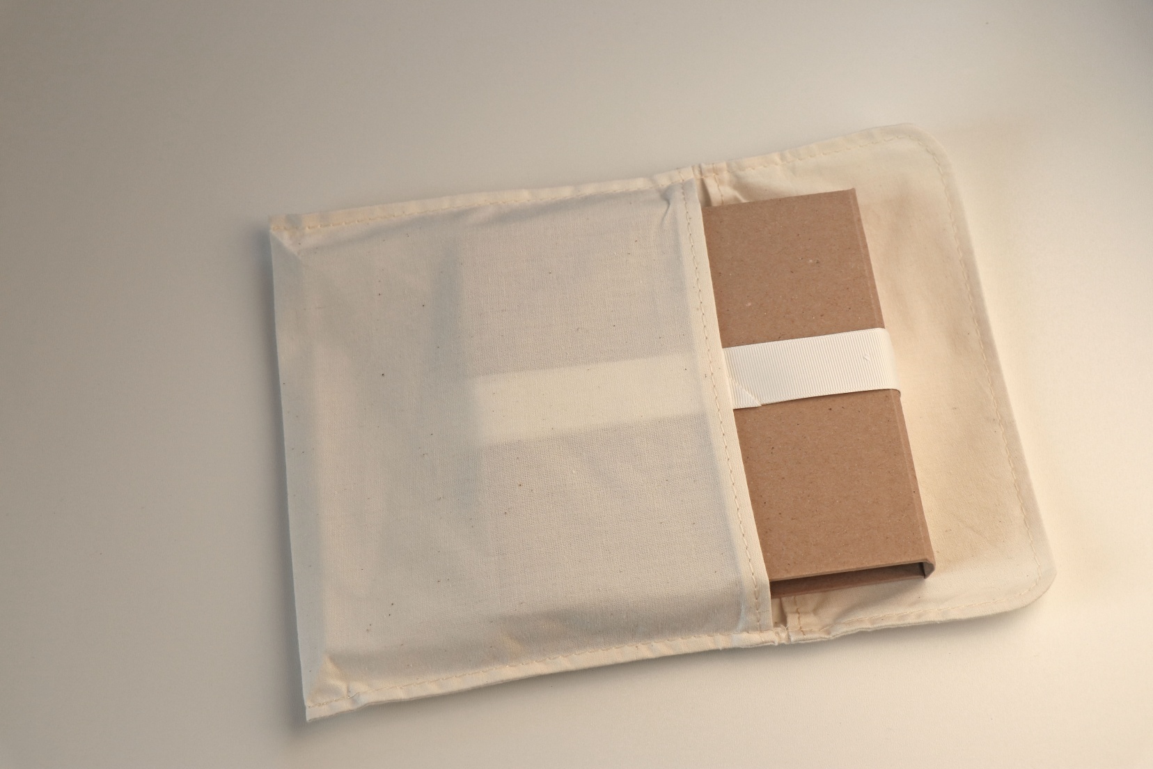 USB Case Paper-Bonded, mit Passepartout  13x13 cm