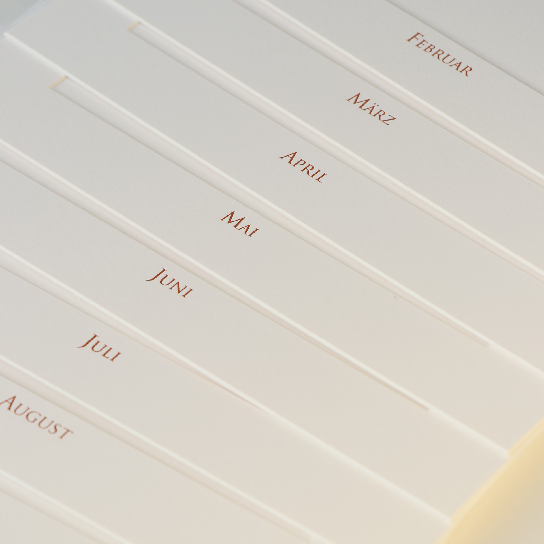 Kalenderpassepartout  20x25cm, Weiß, Prägung Kupfer
