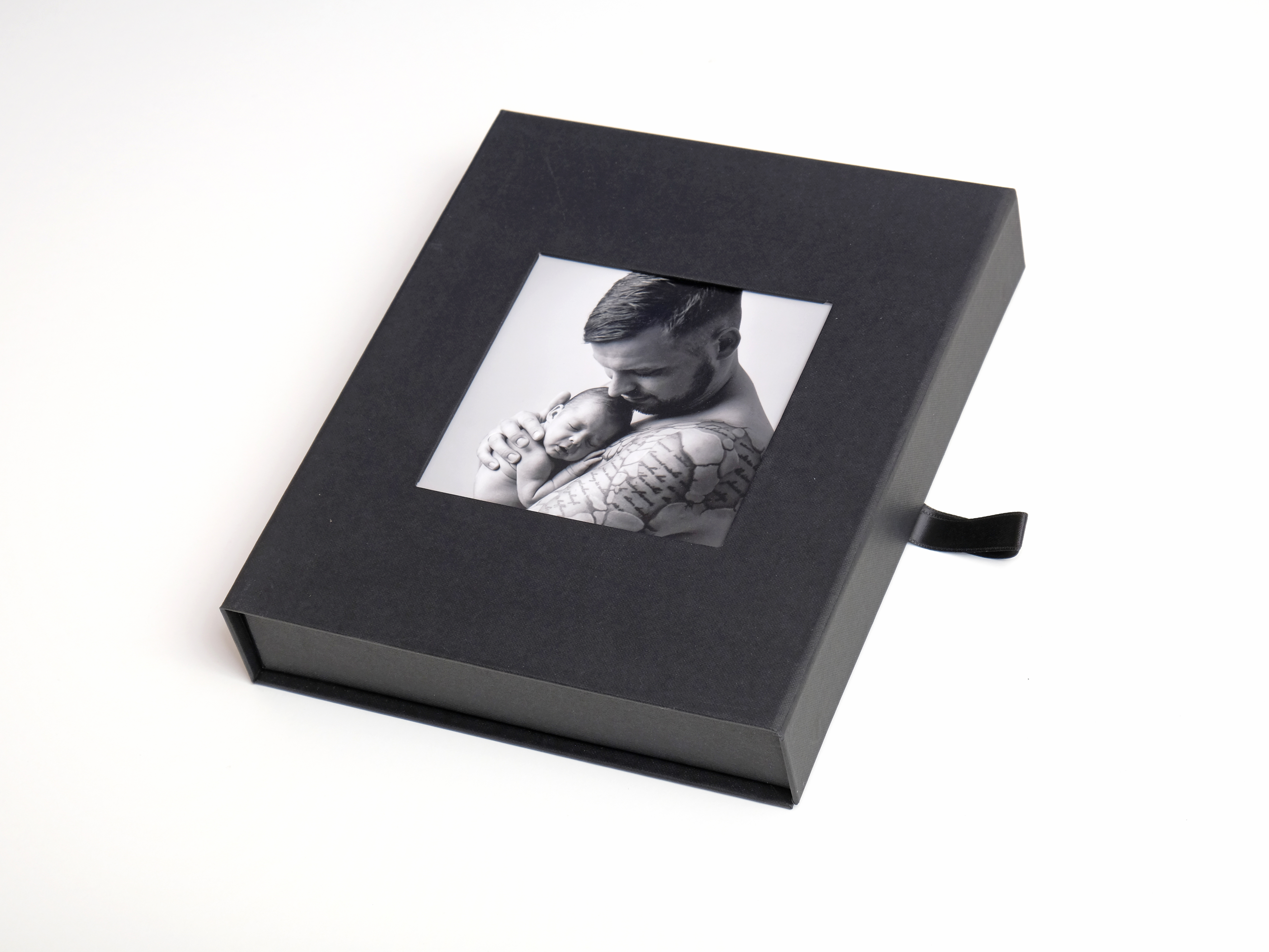 Portraitbox mit Bildausschnitt für 20x24 Magnetverschluss